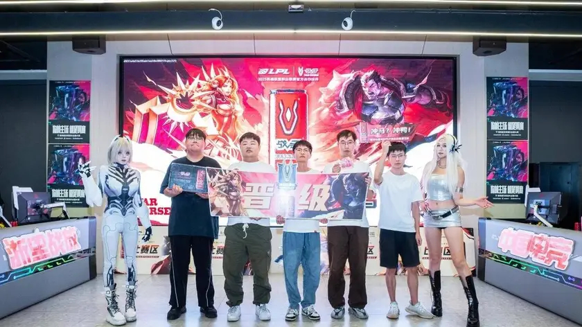 英雄联盟季中冠军赛G2七擒孟获TL，大师兄Doublelift解说现场破防